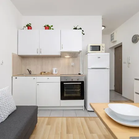 Pet-Friendly & Cozy Studio In Krakow By Noclegi Renters Exterior photo